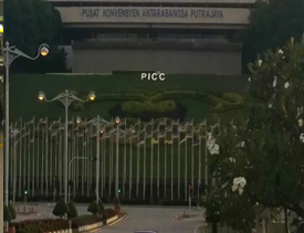 马来西亚政府大楼PICC外墙翻新工程场景